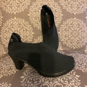 Bernie Mev Basket weave stretch closed toe heels